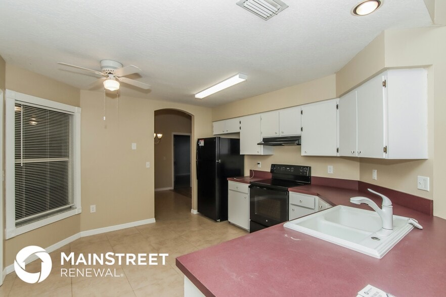 Building Photo - 874 Altona St NW