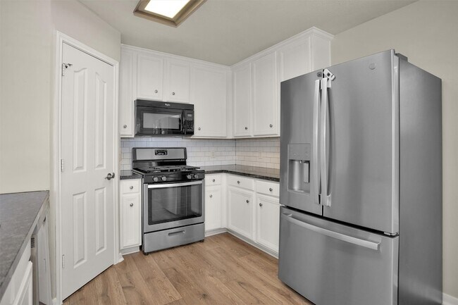 Building Photo - 32102 Decker Oaks Dr