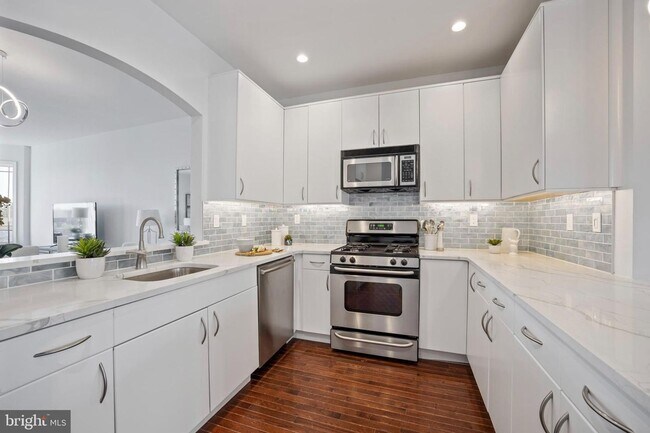 Building Photo - Luxury Townhome Living in West Conshohocken | $3,500/Month