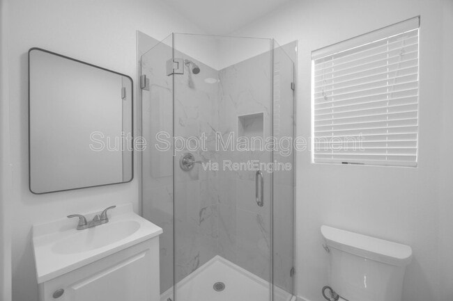 Building Photo - 308 N Catalina Ave