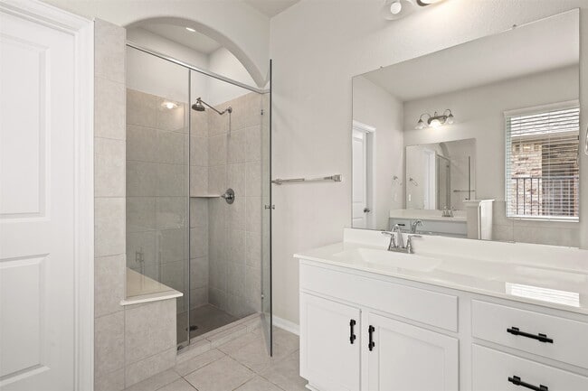 Building Photo - 2733 Arbor Edge Crossing