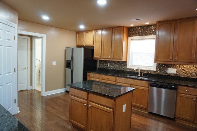 Building Photo - 1020 Ringlet Ct