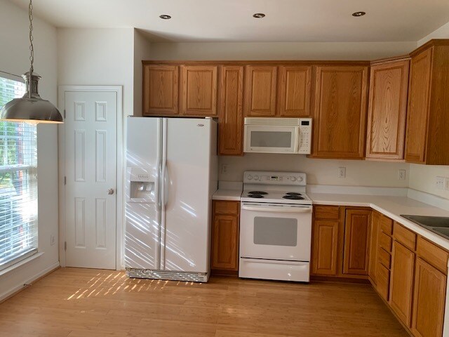 Kitchen - 11601 Windsor Castle Ln