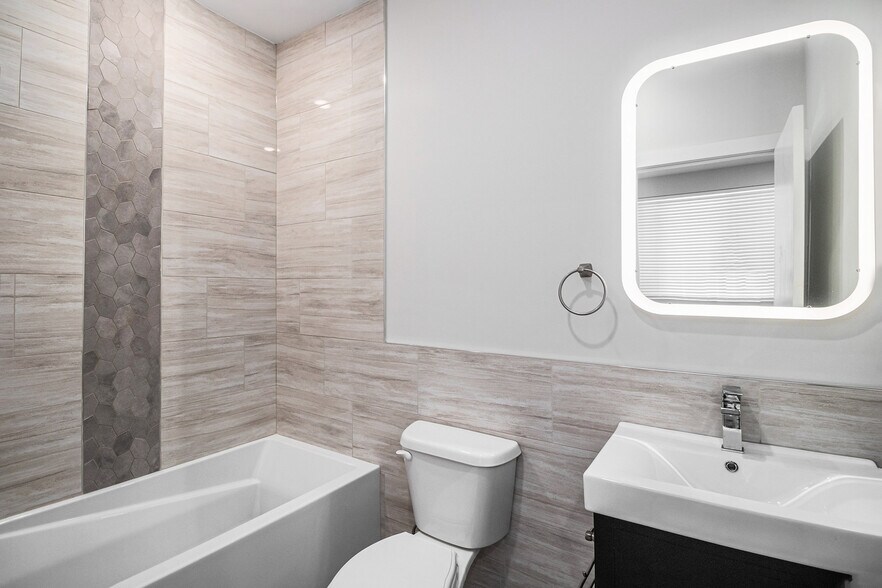 Building Photo - 1853 Hoffman St