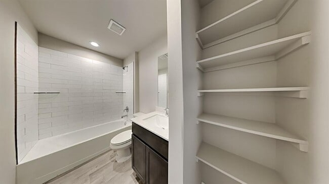 Building Photo - 2520 Alice Wy