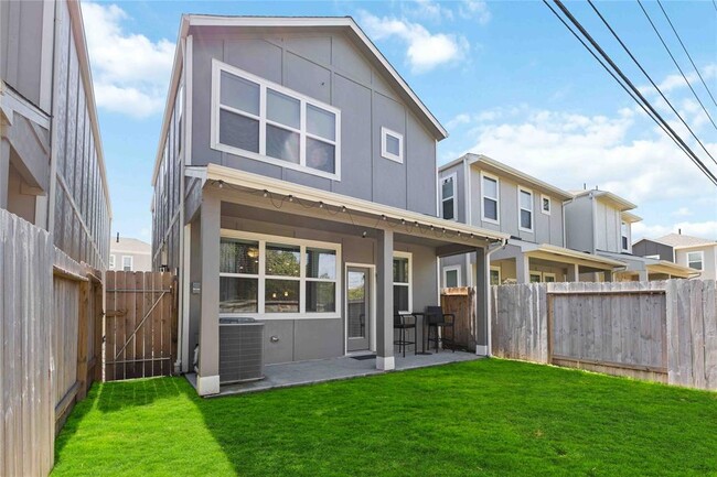 Building Photo - 16106 Oregon Oak Dr