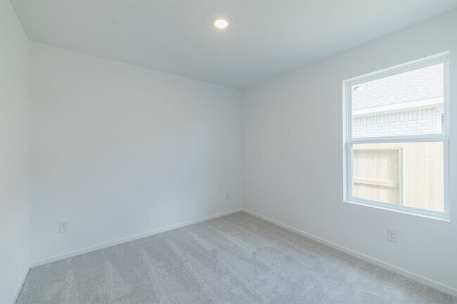 Building Photo - 26718 Willow Ln