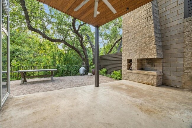 Building Photo - 133 Frederick St