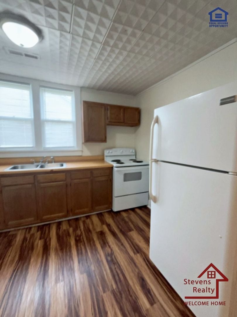 Building Photo - 117 Poplar St