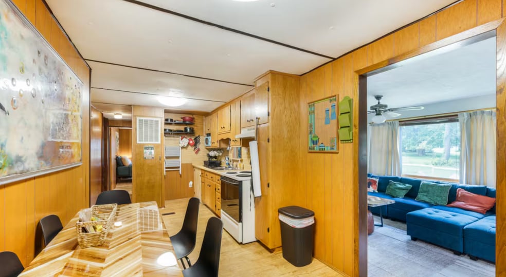 Kitchen - 1100 Rice Ln