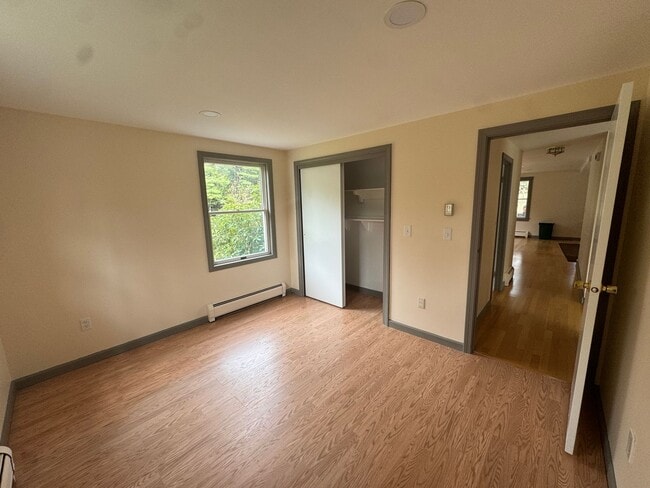 Building Photo - $3,500 5BD/2BA Single Family Home Scarborough - Available 6/1