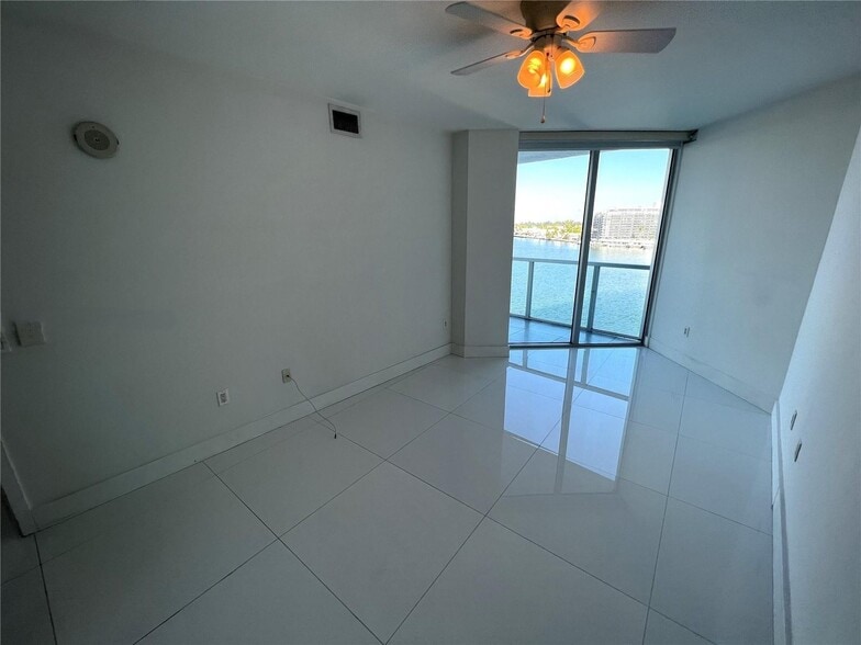 Building Photo - 6700 Indian Creek Dr