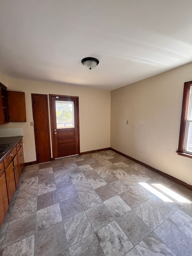 Building Photo - 5864 N 42nd St