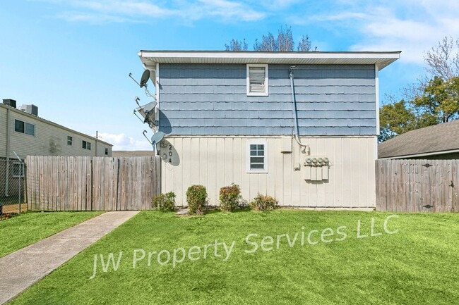 Building Photo - 204 Wilker Neal Ave