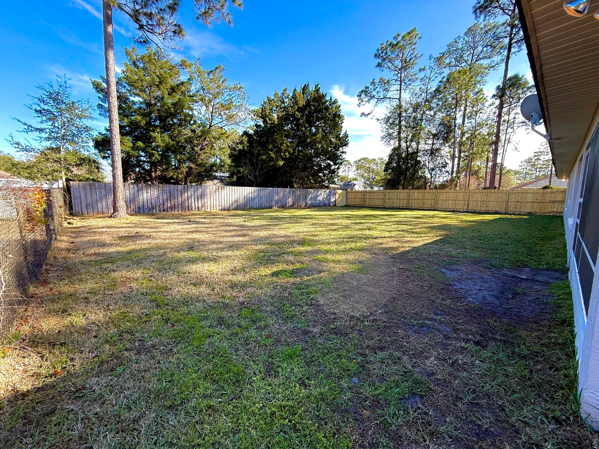 Building Photo - 40 Brunett Ln