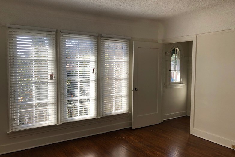 Bright Living Room - 1134 N Gardner St