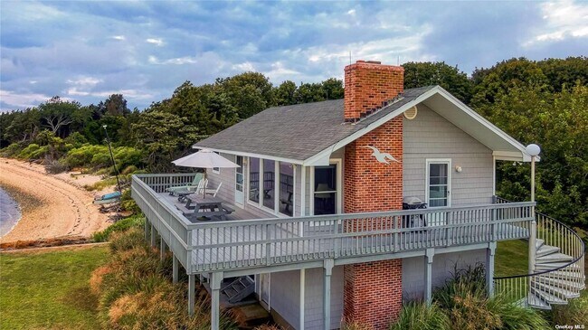 Building Photo - 1355 Watersedge Way