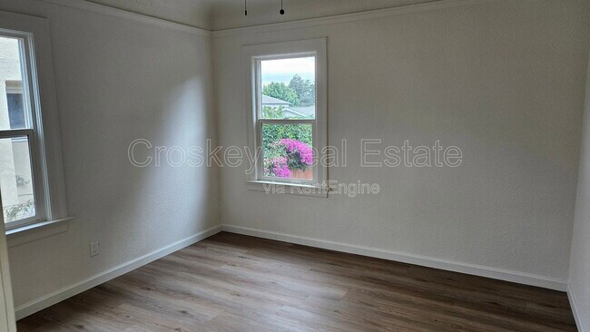 Building Photo - 1346 Redwood St