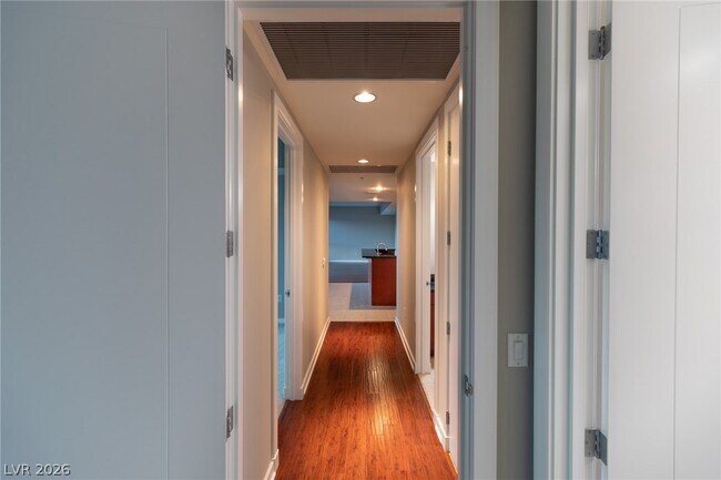 Building Photo - 4575 Dean Martin Dr