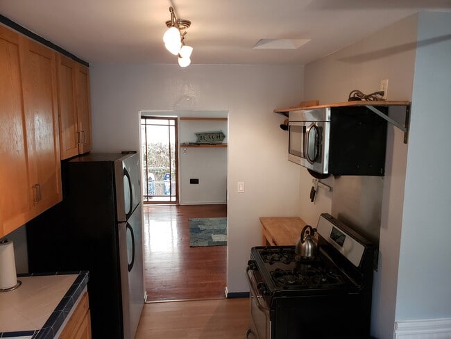 Building Photo - 707 Vernon Ave