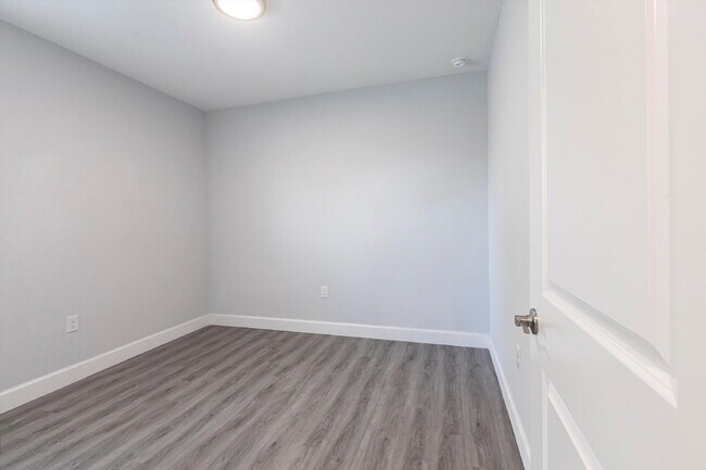 Building Photo - BRAND NEW Construction, 3 bed / 2 bath Ren...