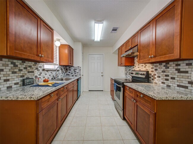 Primary Photo - 6834 Harpers Dr