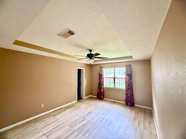 Building Photo - 4631 Inwood Dr
