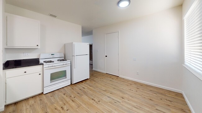 Building Photo - 3508 Gardenia St