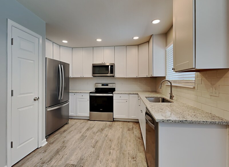 Building Photo - 43410 Excursion Dr