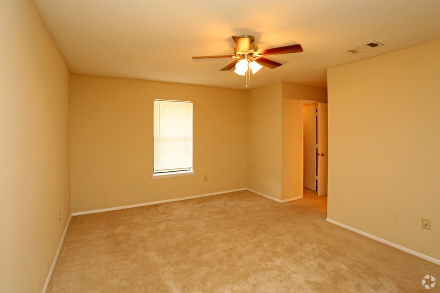 Legacy at River Crossing 1800 Wesleyan Dr Macon GA 31210 Apartment