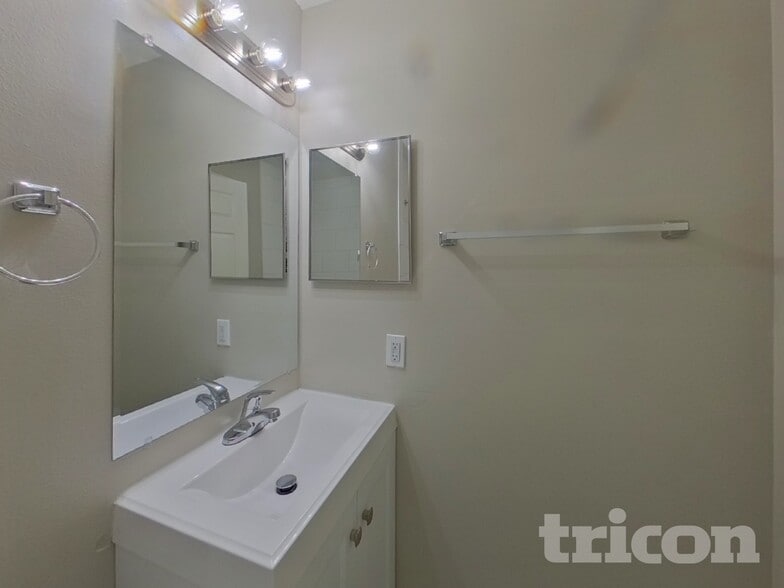 Building Photo - 216 Cobalt Dr