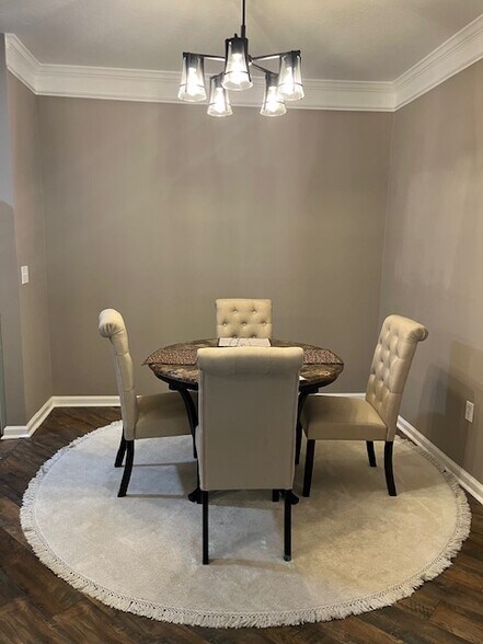 Building Photo - 1300 Park W Blvd