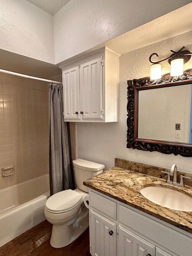 Building Photo - Stunning 4 bedroom, 3 bath home with a pool in beautiful Cedar Ridge!