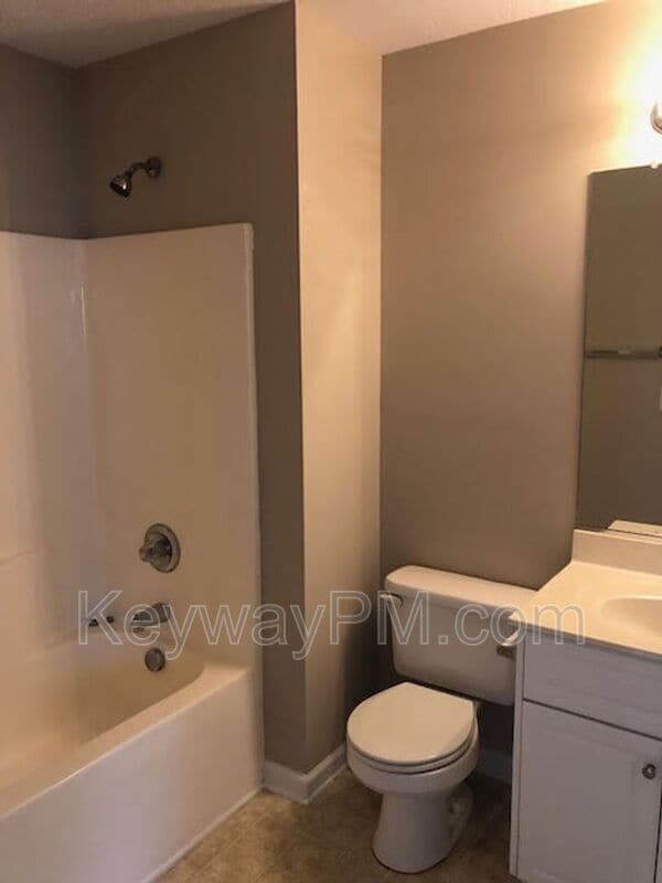 Building Photo - 239 Lynbrook Way