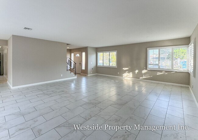 Building Photo - 8100 W 83rd St