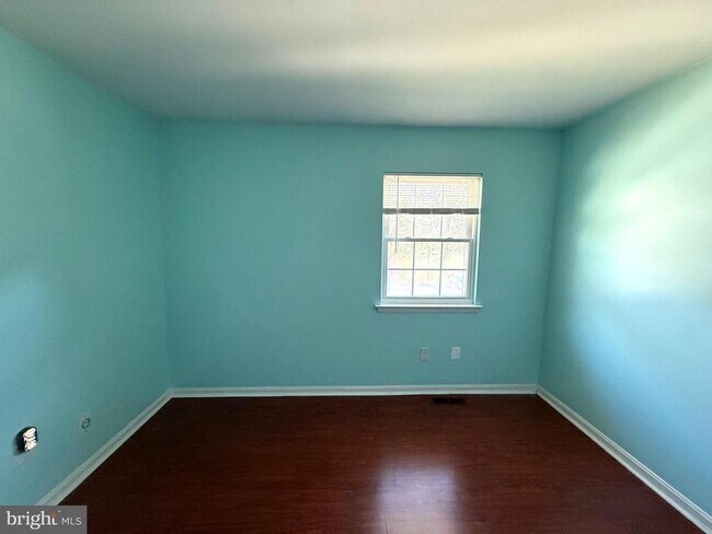 Building Photo - 8766 Walutes Cir