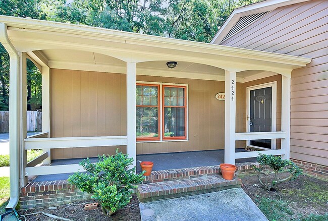 Building Photo - Exquisite South Charlotte Ranch, Move-In R...