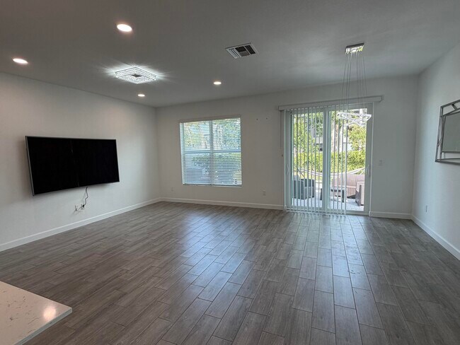 Building Photo - 4416 Hammock Grove Dr