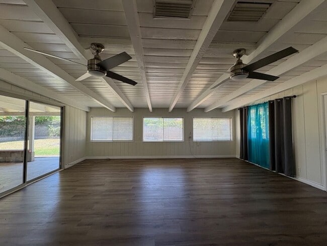 Building Photo - Redlands 4 Bedroom Home