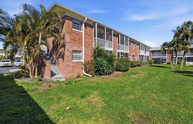 Building Photo - 3580 38th Ave S