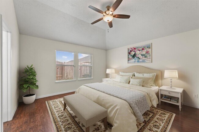 Building Photo - 2611 Verano Dr