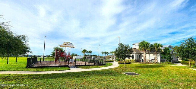 Building Photo - 2112 Live Oak Lake Rd