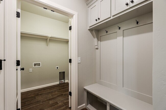 Building Photo - 618 Juniper St