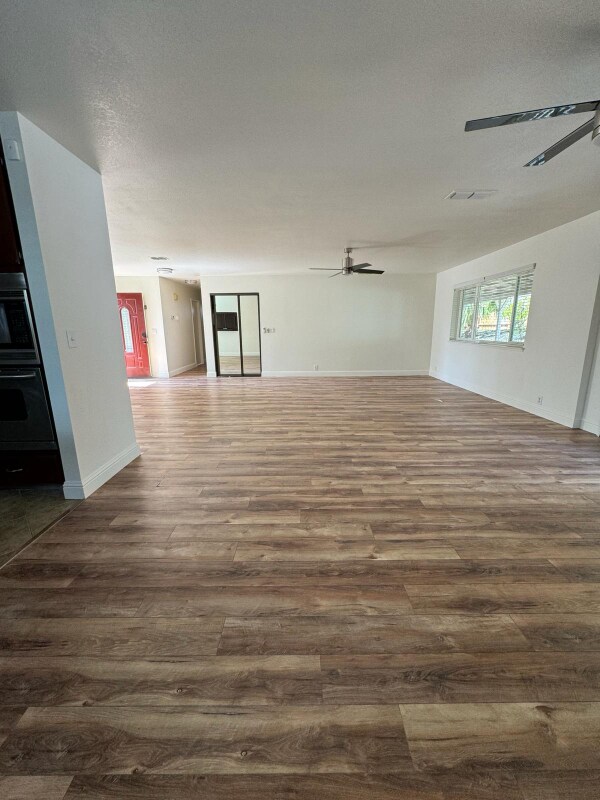 Building Photo - 5921 Clay Basket Dr
