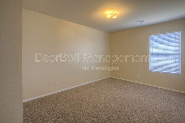 Building Photo - 5712 N 34th St