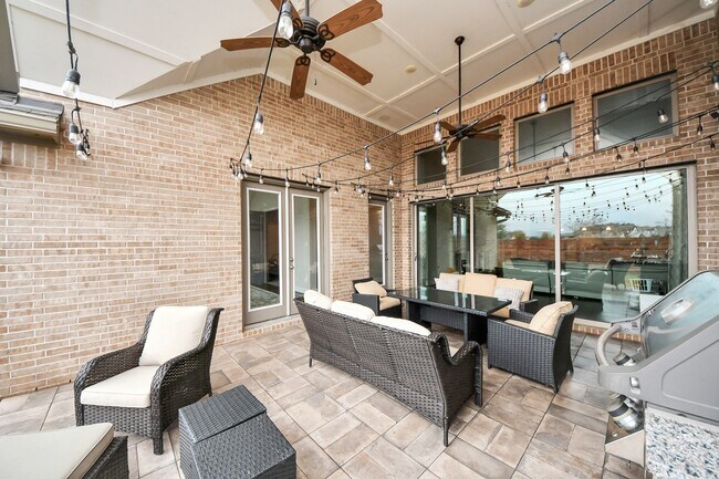 Building Photo - 23606 Verge Sims Dr