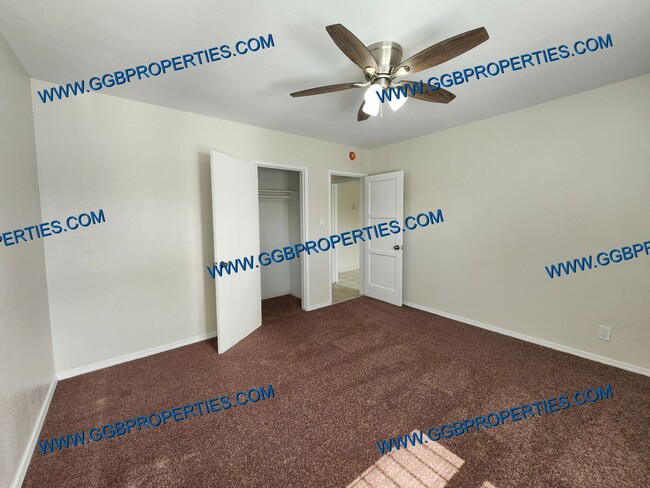 Building Photo - 253/255 E 67th Way