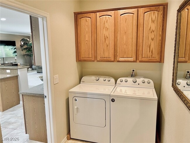 Building Photo - 2192 Canyonville Dr