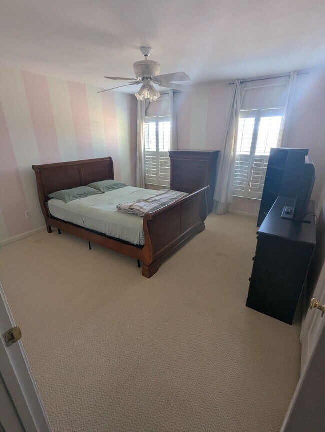 Building Photo - Spacious 4 bedroom 3.5 bath Home in Mallard Creek