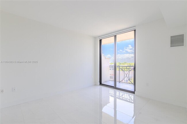 Building Photo - 301 Altara Ave